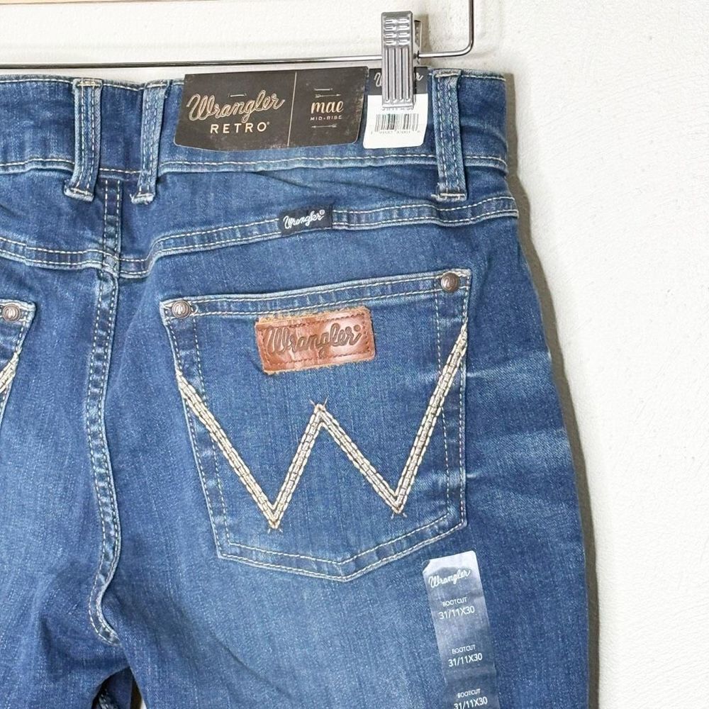 Wrangler Retro Mae Mid Rise Medium Wash Bootcut Jeans - Women’s 31/30 US 11 - Picture 6 of 11